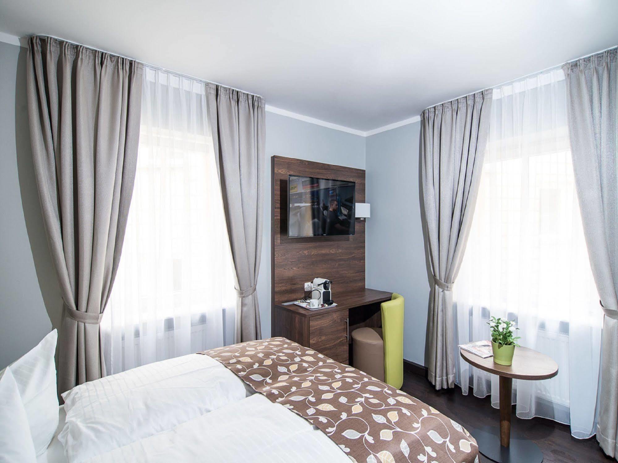 Aparthotel Batu 3*